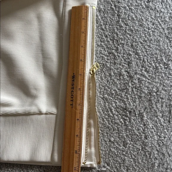 Varley Anthropologie Side Zip Sweatshirt - Picture 11 of 15